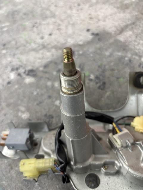 GDBインプレッサ：取り外した部品の作業（写真77）