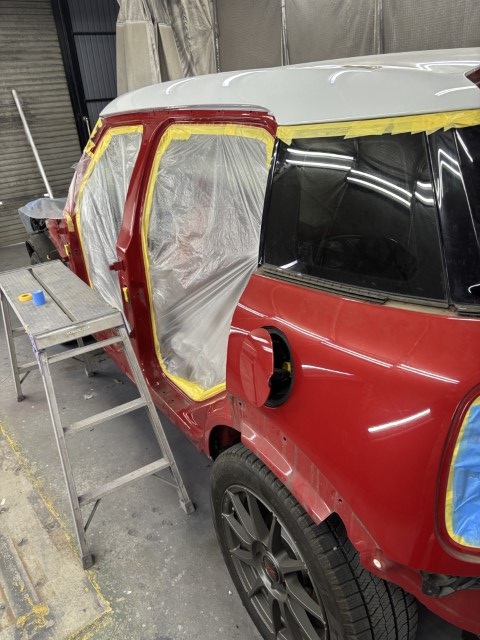MINI R60：養生と車体の塗装（写真35）